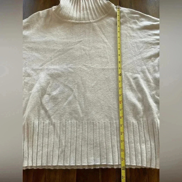 RAYA cream turtleneck sweater with split sides - Picture 4 of 9